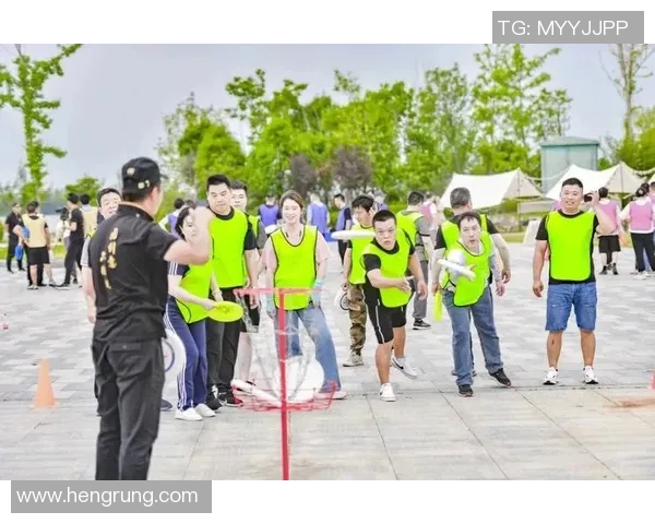 成都飞盘队与广州飞盘队赛后复盘分析比赛经验与策略分享